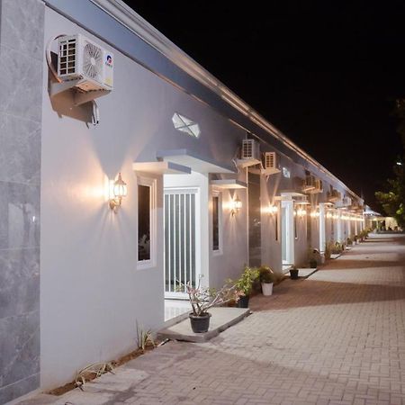 Sitiinggil Guest House Syariah เตกัล ภายนอก รูปภาพ